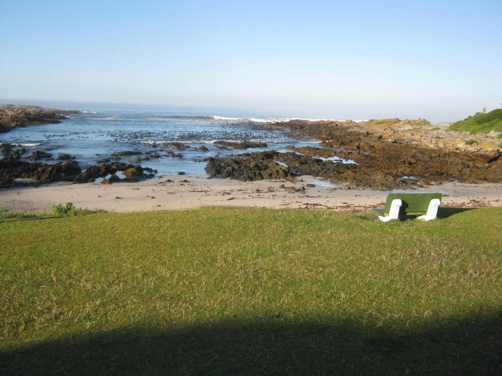 Villa Ocean Crest B&B Gansbaai Exterior photo